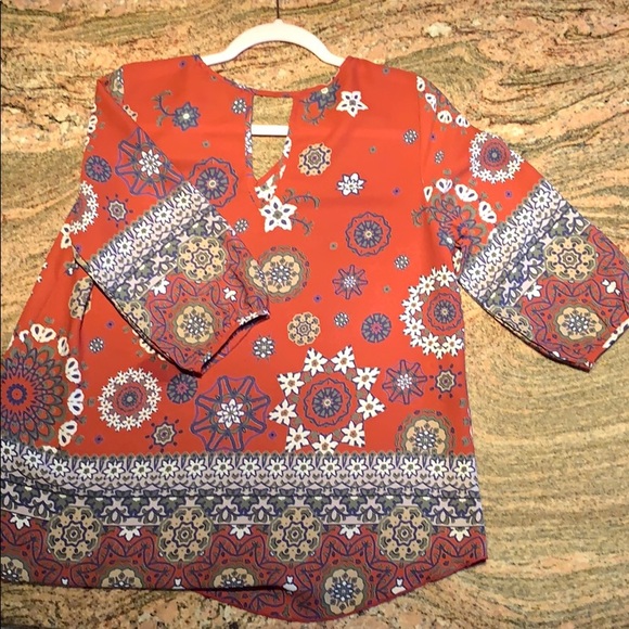 Red print blouse from Renee c - Picture 2 of 3